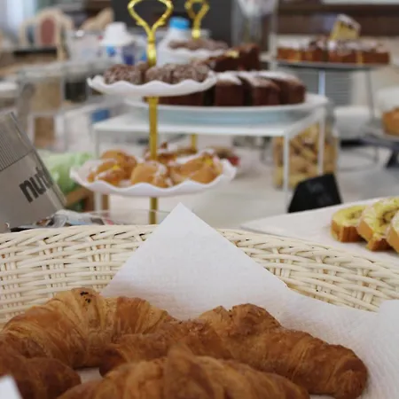 Royal Plaza Hotel 4*