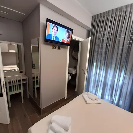 Royal Plaza Hotel 4*