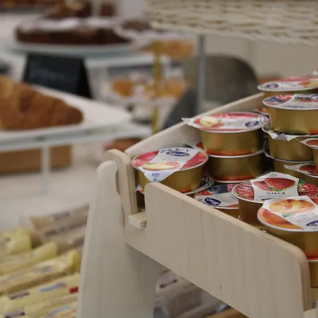 Royal Plaza Hotel 4*