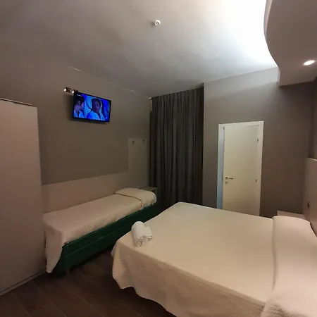 皇家广场酒店 4* 里米尼