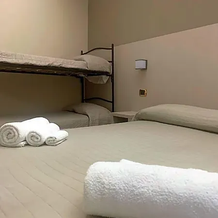 皇家广场酒店 4* 里米尼