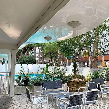 皇家广场酒店 酒店 里米尼