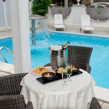 Royal Plaza Hotel 4*