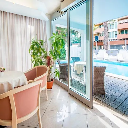 皇家广场酒店 酒店