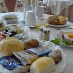 Royal Plaza Hotel 4*